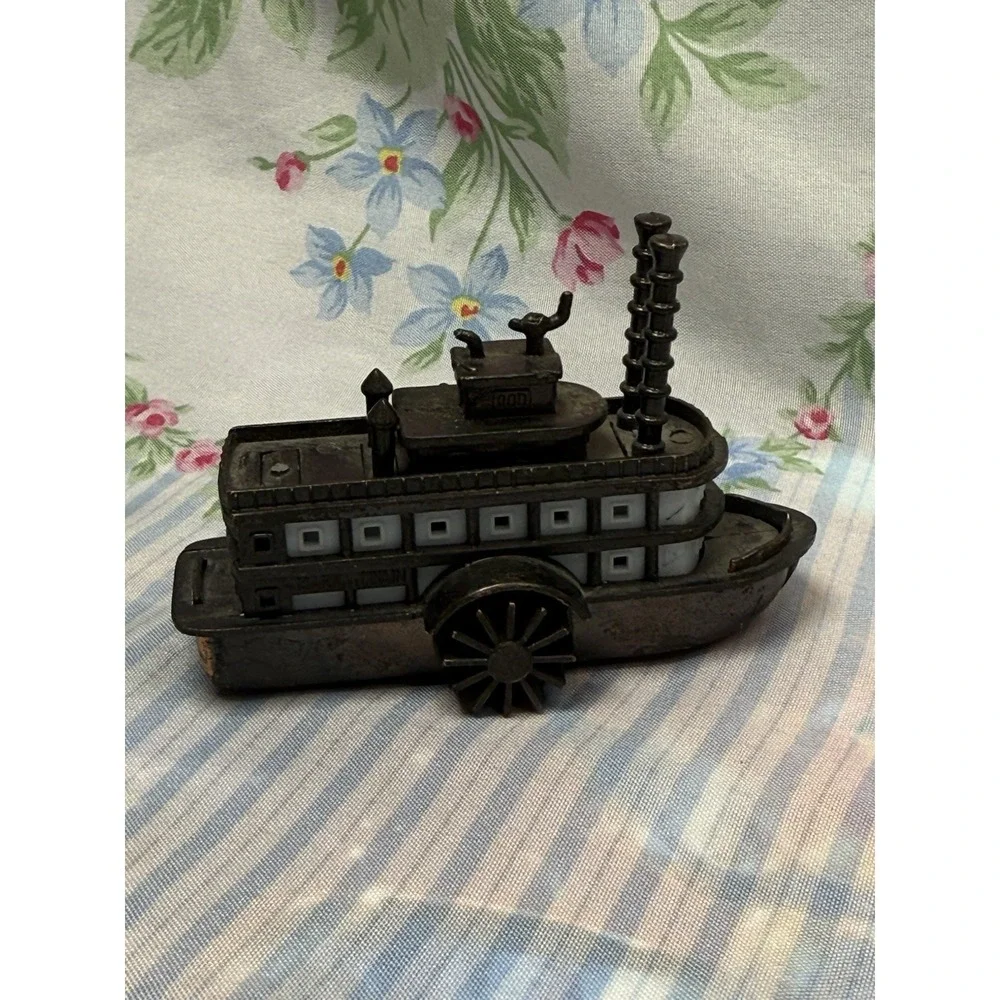 Vintage Mark Twain Riverboat Diecast Metal Pencil Sharpener Steamboat‎ 3.5